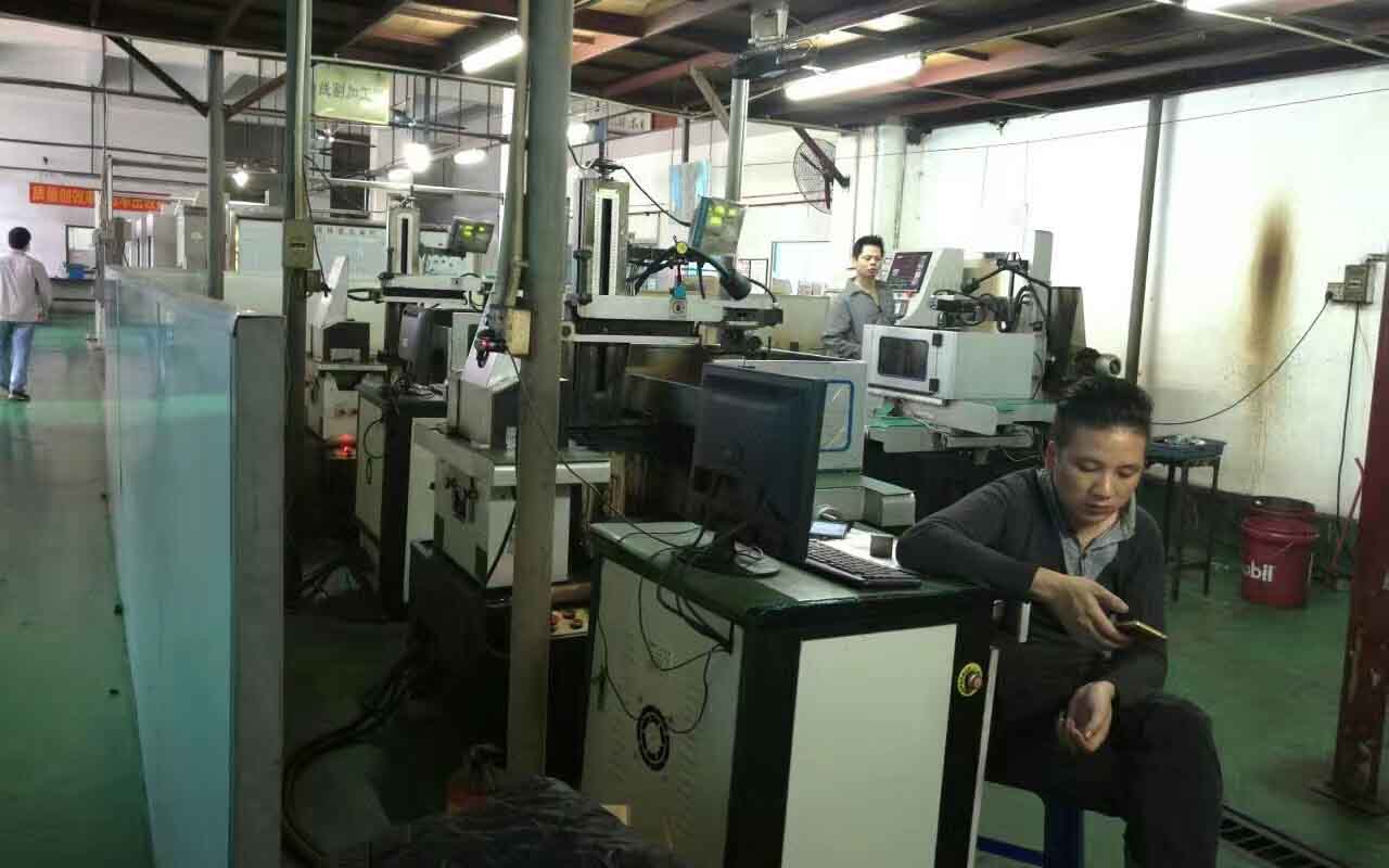 東莞常平線切割機(jī)床實(shí)地客戶加工現(xiàn)場