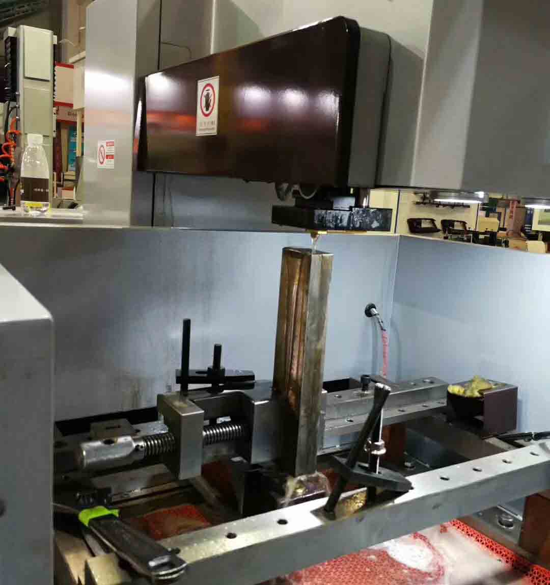 廣東大鐵東莞模具制造機械展現場300高修刀