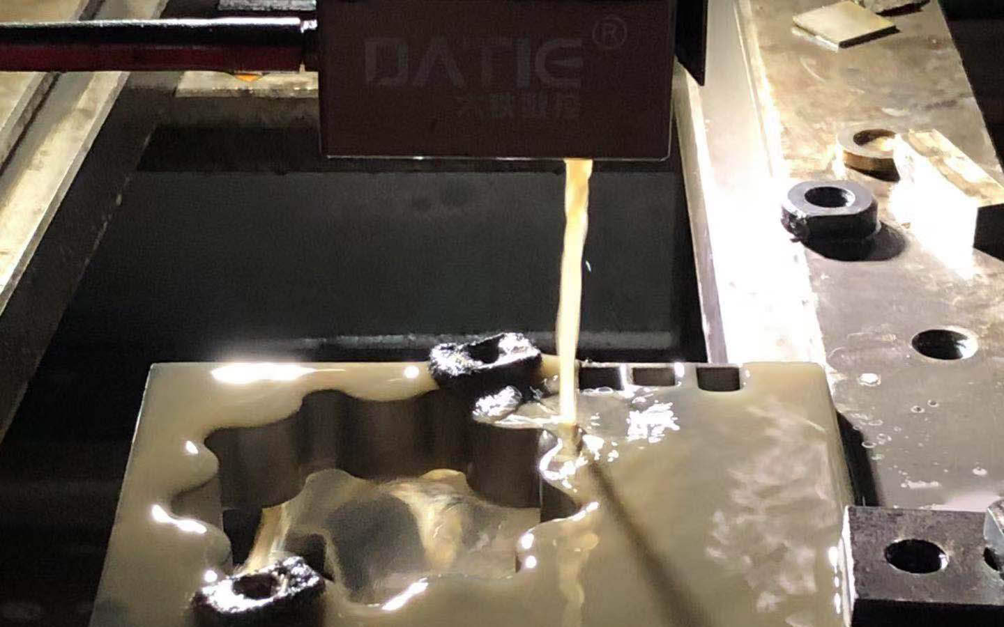 線切割的鉬絲尺寸對加工精度的影響1
