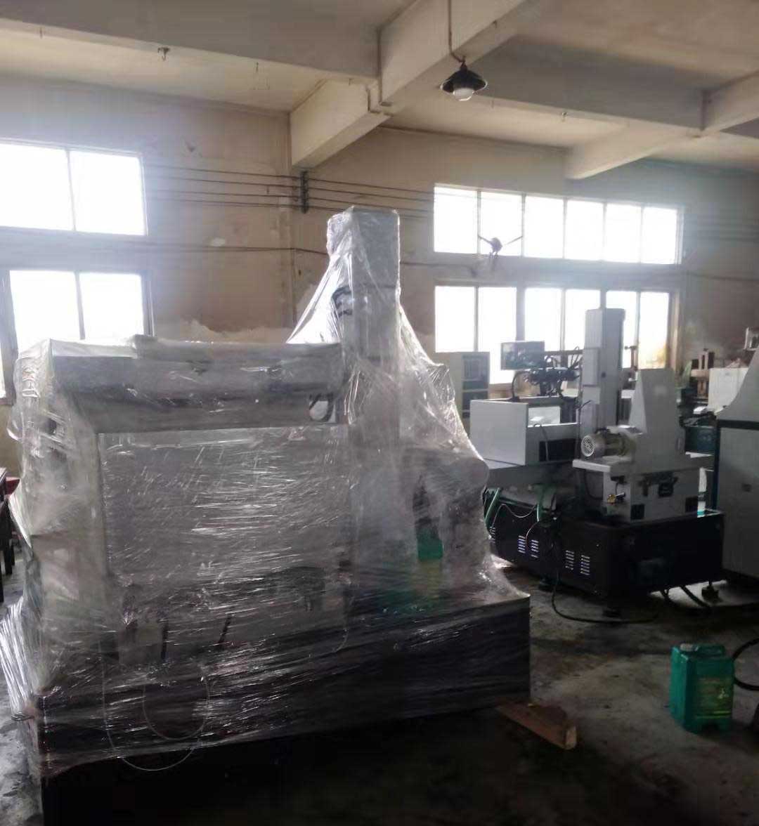佛山（譽興模具）極速中走絲實地客戶卸貨照片